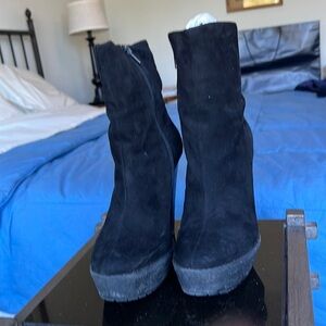 Pour La Victoire Black Suede Boots, Sz 7.5